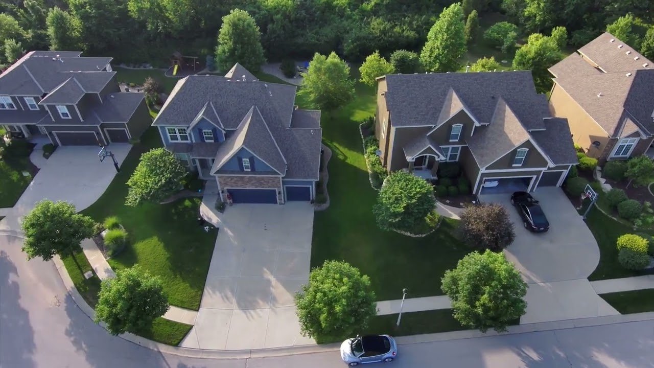 Aerial view of a Southwestern Ontario neighbourhood